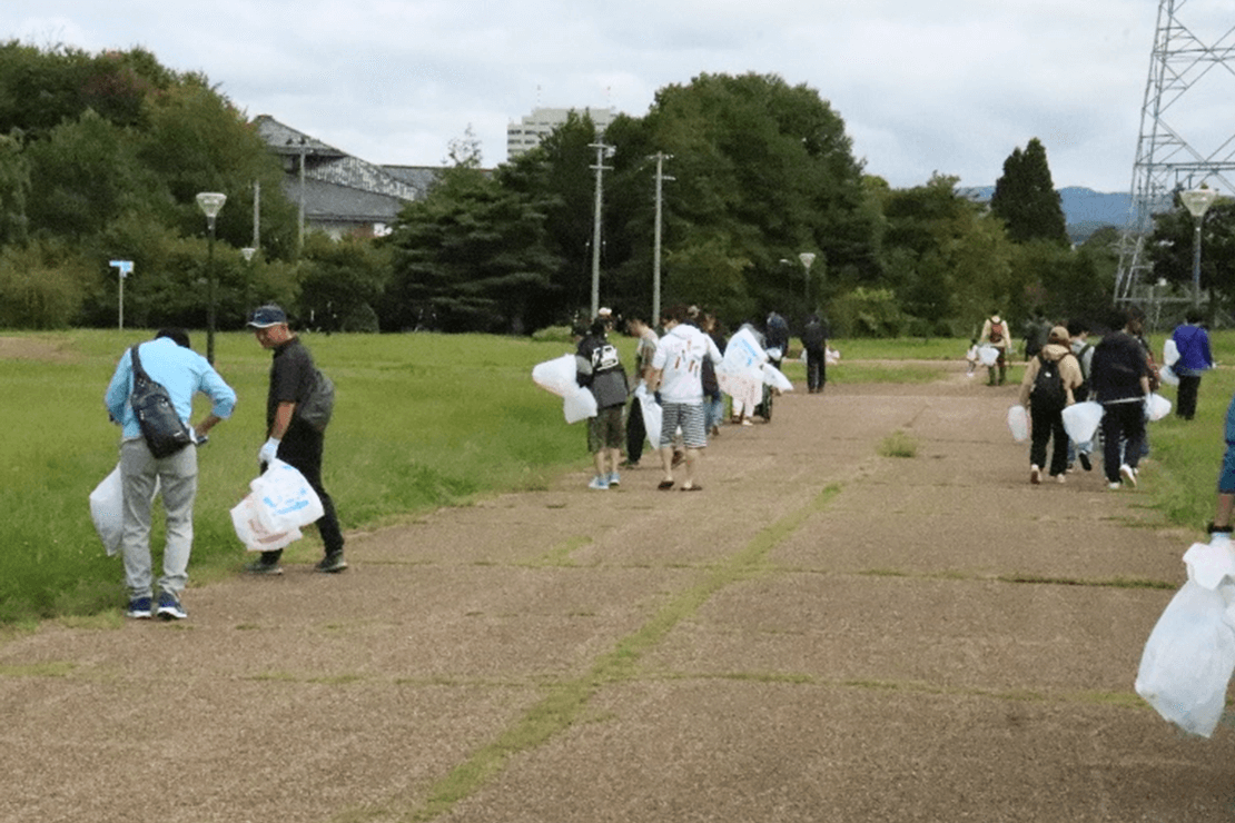 ウォーキングしながらごみ拾い