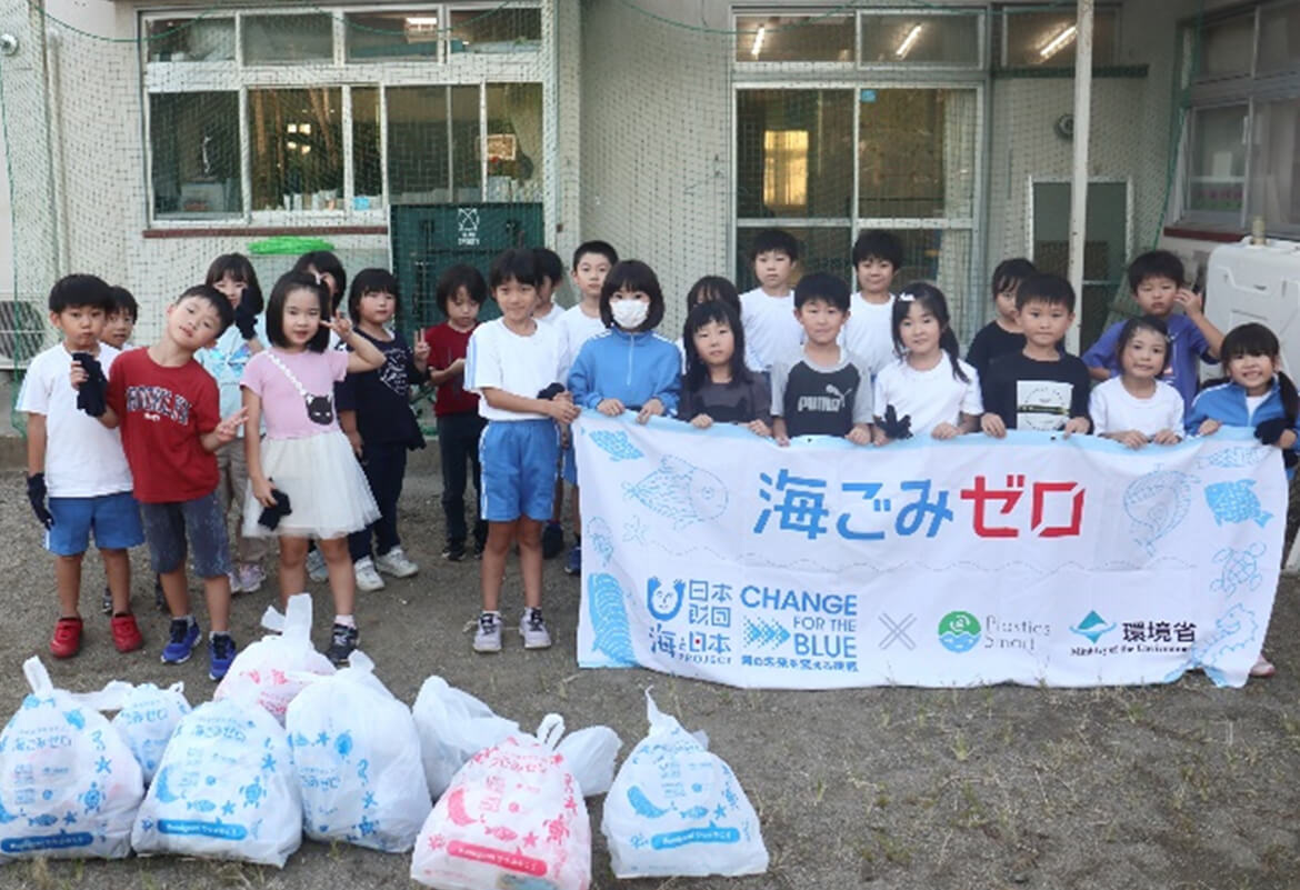 ひのき子供会（1年から2年生）の集合写真