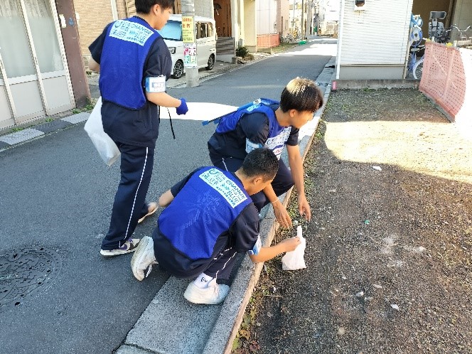 初めての土地でごみ拾い